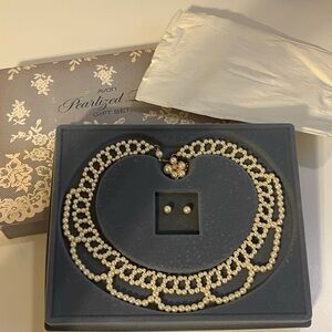 NIB Vintage Avon Pearlized Lace Jewelry Gift Set